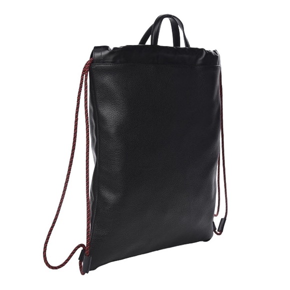 Gucci Black Leather Drawstring Backpack Bag - Picture 3 of 9